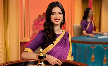 Người chơi poker đang phân tích đối thủ để đưa ra quyết định